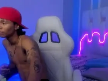 Chaturbate Live Sex Cam of andykings_1