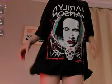 Chaturbate Live Sex Cam of darklycurious