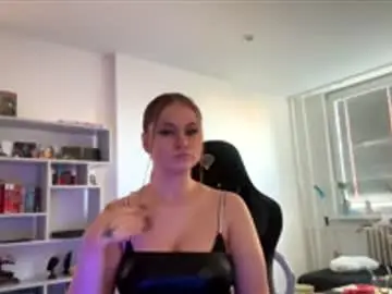 Chaturbate Free Porn Cam of mistressviolet_