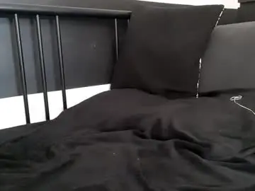 Chaturbate Live Sex Cam of apollobest77