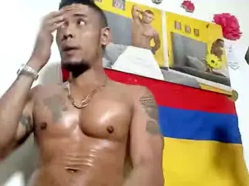 Chaturbate Best live sex cam show of lucascastrohot