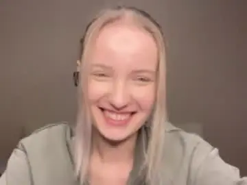 Chaturbate Live Sex Cam of tashinapetitto