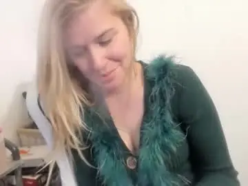 Chaturbate Best live sex cam show of artsyandcraftsy_