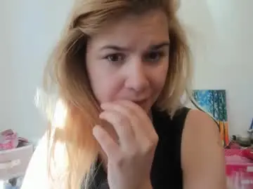 Chaturbate Sex Cam of artsyandcraftsy_