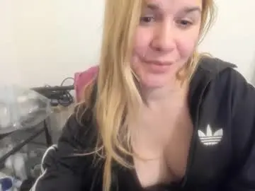 Chaturbate Best Webcam of artsyandcraftsy_