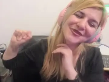 Chaturbate Live Sex of artsyandcraftsy_