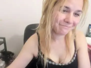 Chaturbate Nude Webcam of artsyandcraftsy_