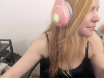 Chaturbate Free Live Porn of artsyandcraftsy_