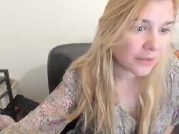 Chaturbate Private Sex Chat of artsyandcraftsy_