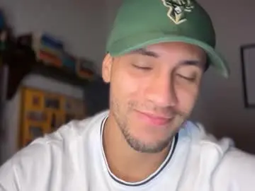 Chaturbate Nude Webcam of larry_jones