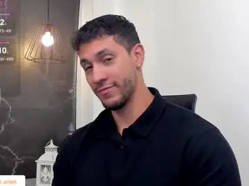 Chaturbate Live Sex Cam of larry_jones