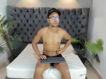 Chaturbate Watch Live Sex Cams of larry_vito