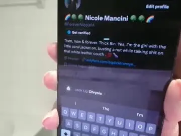 Chaturbate Live Sex Cam of bigdicktrannynicole