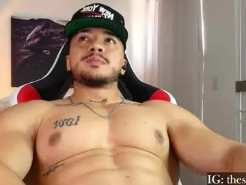 Chaturbate Live Sex Cam of nikolaylisin