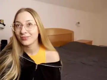 Chaturbate Adult Video Chat of foxeslovefoxes