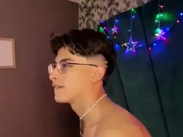 Chaturbate Sex Chat of aaron_eze