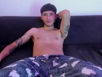 Chaturbate Live Sex Cam of henrik_senn