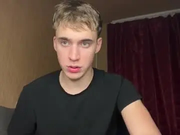 Chaturbate Live Sex Cam of kevin_martin8