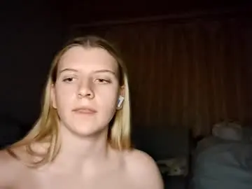 Chaturbate Live Porn of lucileourth