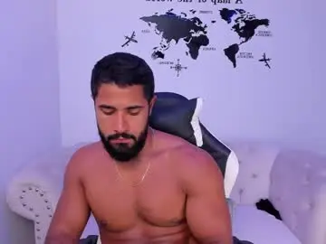 Chaturbate Live Sex Cam of santiago_huntt