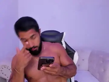 Chaturbate Nude Webcam of santiago_huntt