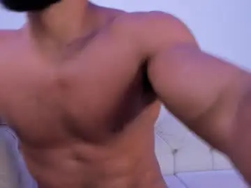 Chaturbate Nude Webcam of santiago_huntt