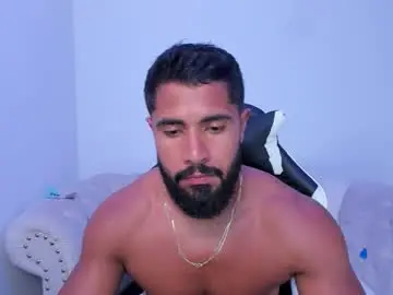 Chaturbate Live Sex Cam of santiago_huntt