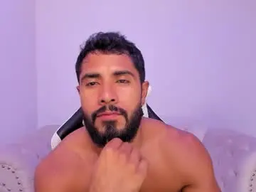 Chaturbate Live Sex Cam of santiago_huntt
