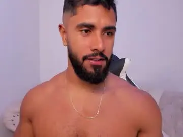 Chaturbate Sex Chat of santiago_huntt