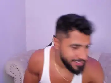 Chaturbate Live Sex Cam of santiago_huntt