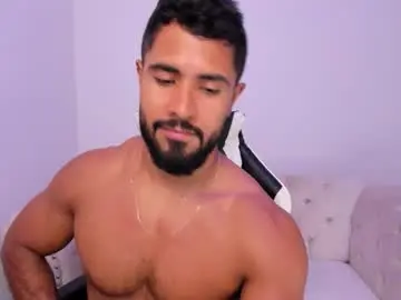 Chaturbate Free Porn Cam of santiago_huntt