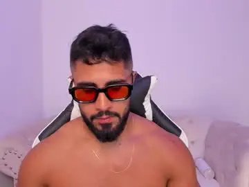 Chaturbate Free Porn Cam of santiago_huntt