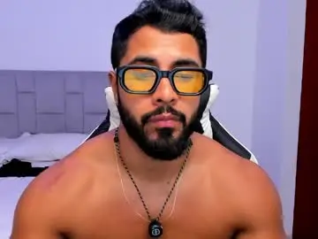 Chaturbate Nude Webcam of santiago_huntt