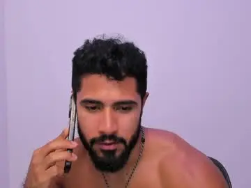 Chaturbate Live Sex Cam of santiago_huntt
