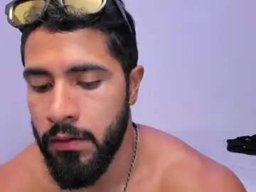 Chaturbate Sex Cam of santiago_huntt