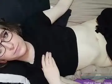 Chaturbate Adult Webcam of tellmeonething