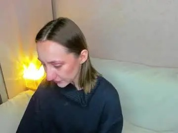 Chaturbate Live Sex Cam of melodyoflovee