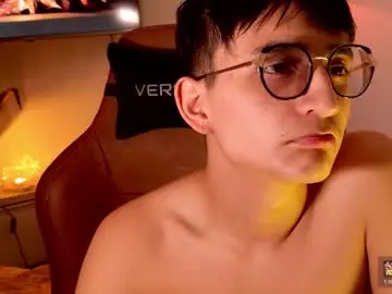 Chaturbate Live Sex Cam of mr_evan1