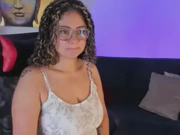 Chaturbate Live Sex Cam of efy_lopez