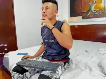 Chaturbate Live Sex of valentinos_