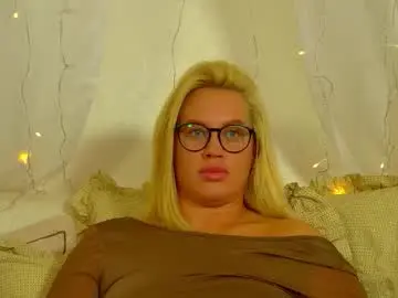 Chaturbate Live Sex Cam of marianeumann