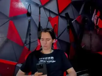 Chaturbate Live Porn of aaron_latinmen2