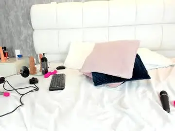 Chaturbate Live Sex Cam of mayragonzpe