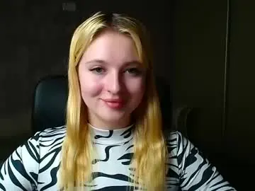 Chaturbate Live Sex Cam of _mila_la_