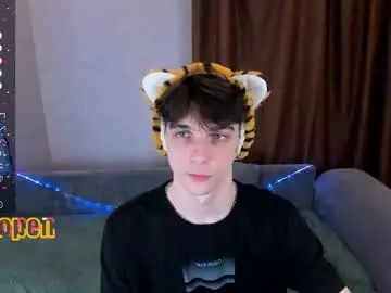 Chaturbate Watch Live Sex Cams of aaron_bang