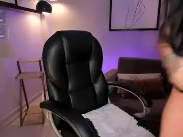Chaturbate Best live sex cam show of mialaurence_