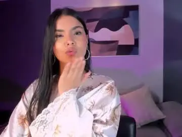 Chaturbate Nude Webcam of mialaurence_