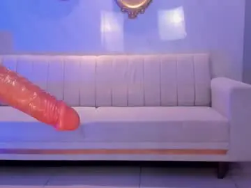 Chaturbate Free Porn Cam of mialaurence_