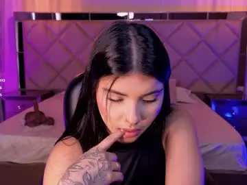 Chaturbate Free Live Porn of mialaurence_
