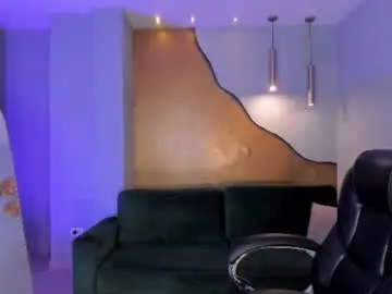 Chaturbate Free Porn Cam of mialaurence_